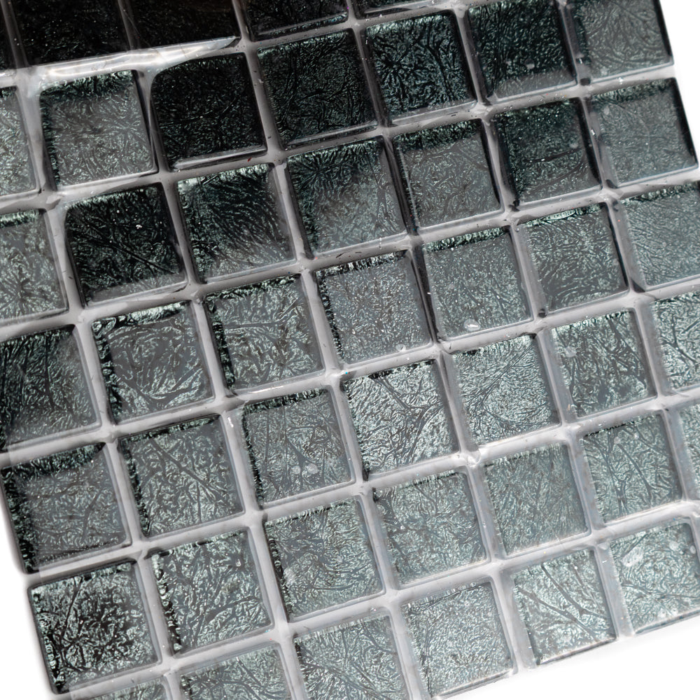 Packshot Mirrored Metallic Tiles– grey – 20mmx20mm