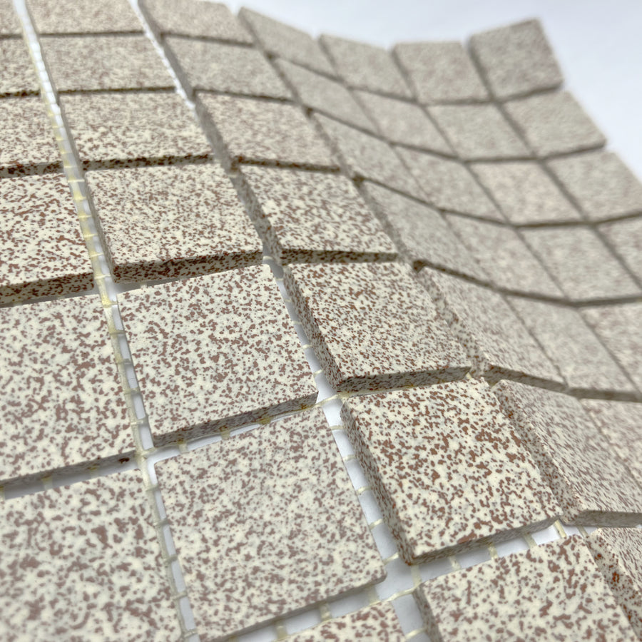 Winckelmans Rouge 210 Mouchetés – matt 20x20 mm mosaic tiles on mesh