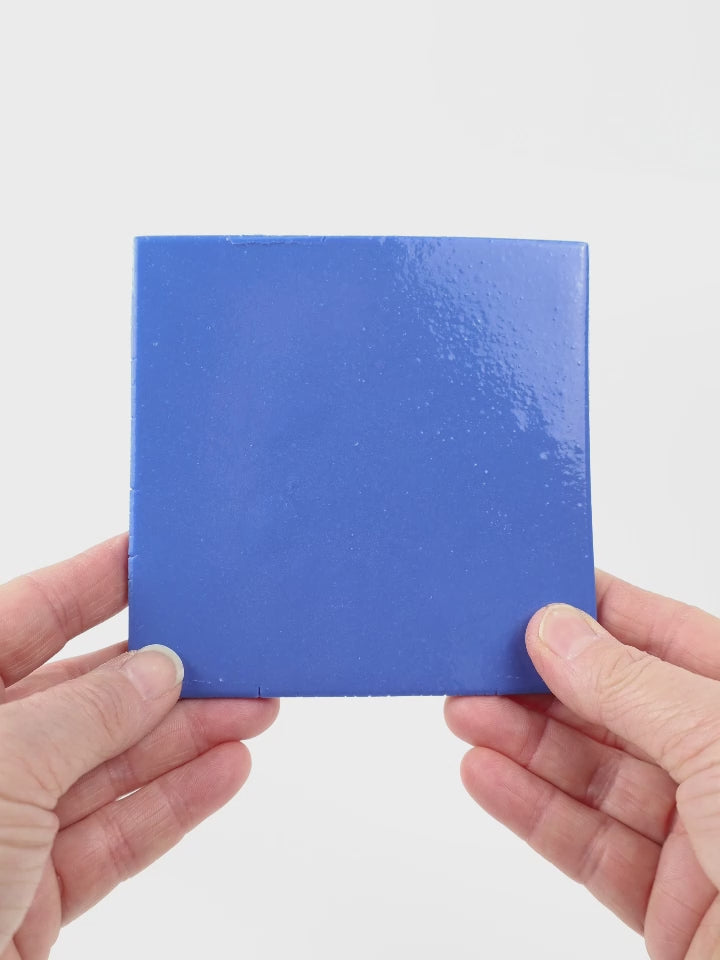 Video showing Morasutti Smalti mosaic tile – blue – 11.5 x 11.5 cm, rotated to show full tile